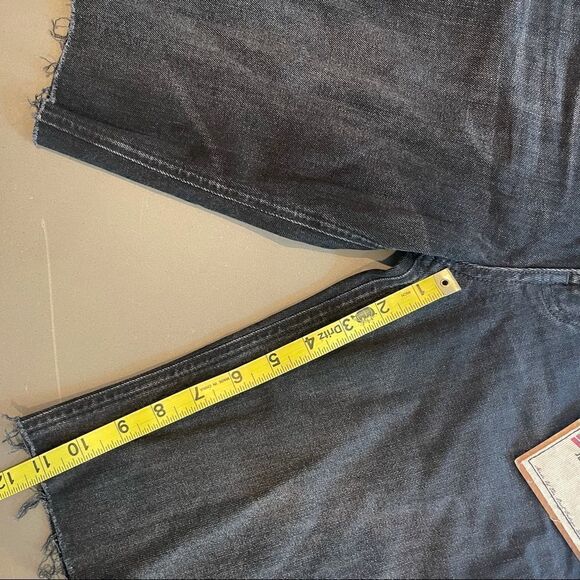 Joe’s Jeans |  Bermuda Raw Edge Shorts - Picture 9 of 12
